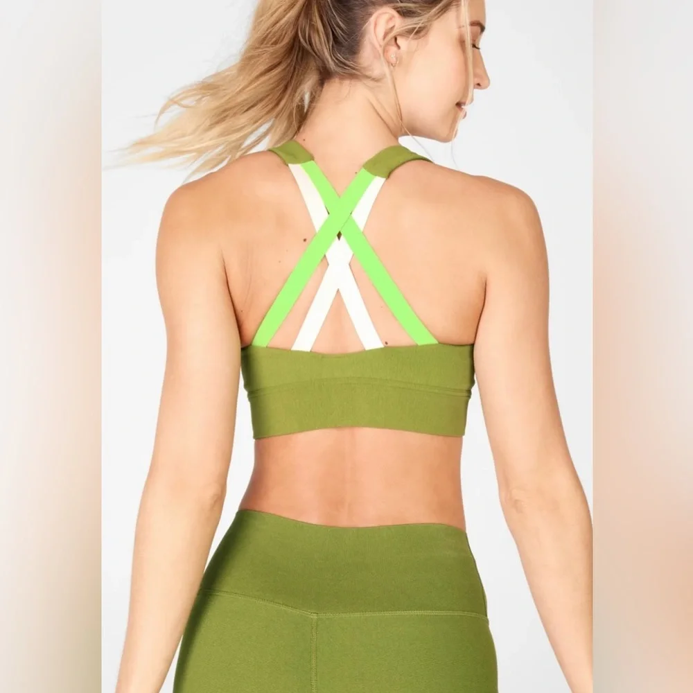 Fabletics Earth Day Outfit 🌏🌱 - Picture 8 of 11